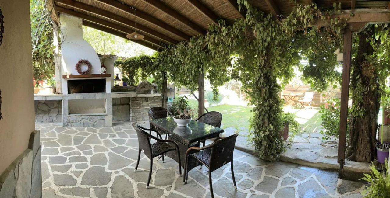 Гостевой дом Theodoras House Nea Iraklitsa Экстерьер фото